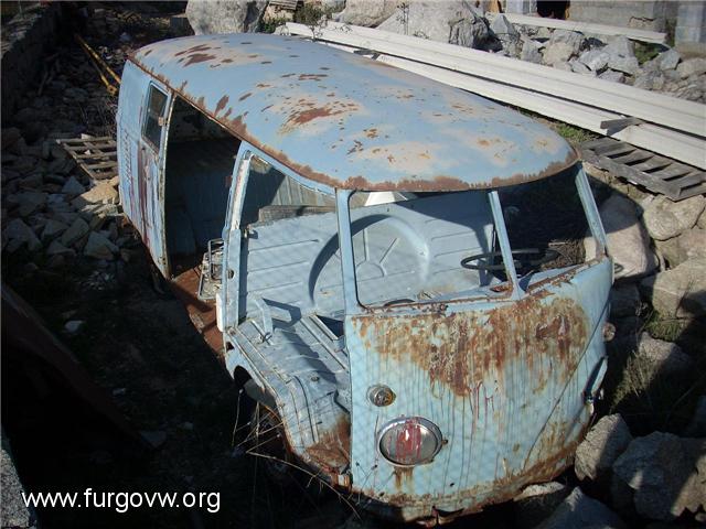 lo unico que se es que esta abandonada dentro de un chalet en construccion