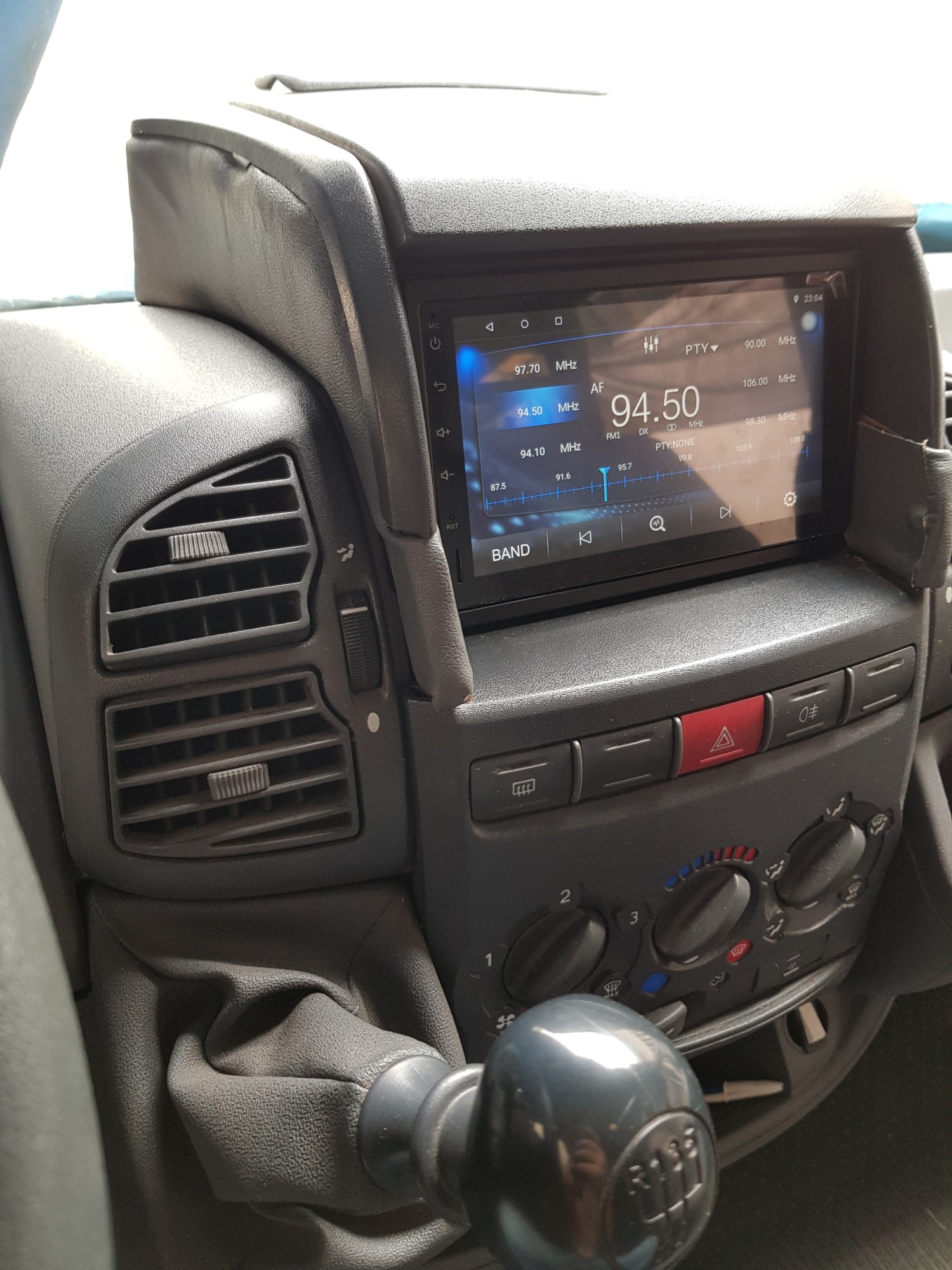 Instalación con atril elevado radio 2 din [Fiat Ducato 244]