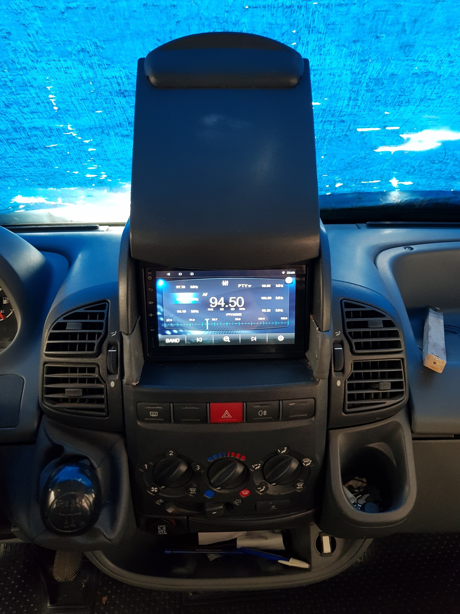 Instalación con atril elevado radio 2 din [Fiat Ducato 244]