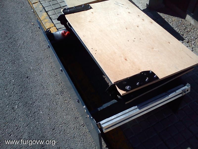 Vendo asiento cama artesanal o solo los herrajes.[80 euros]