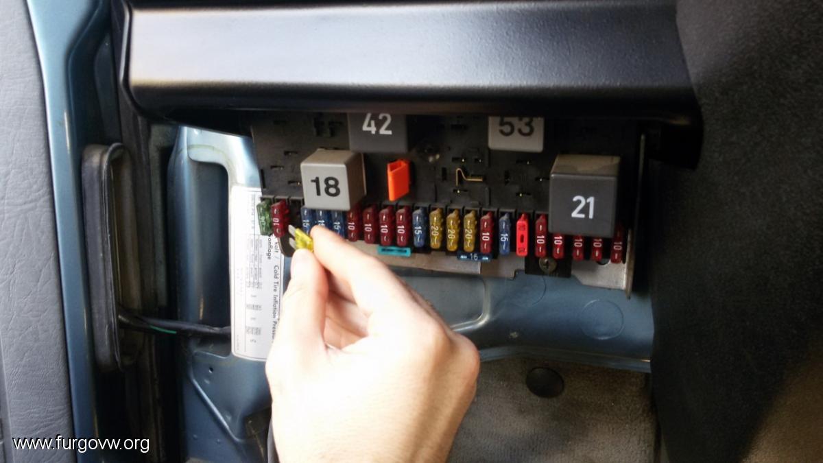 nosotros viuda Ocupar Electricidad para melones I. Toma mechero adicional. Desvío rádio a secundaria nosotros viuda Ocupar Electricidad para melones I. Toma mechero adicional. Desvío rádio a secundaria
