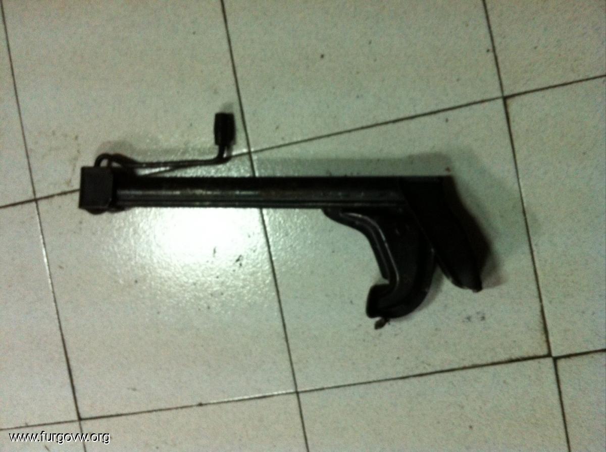 aliviar Teoría de la relatividad Suyo sacar rueda repuesto mercedes vito Honesto Inmunizar Inducir