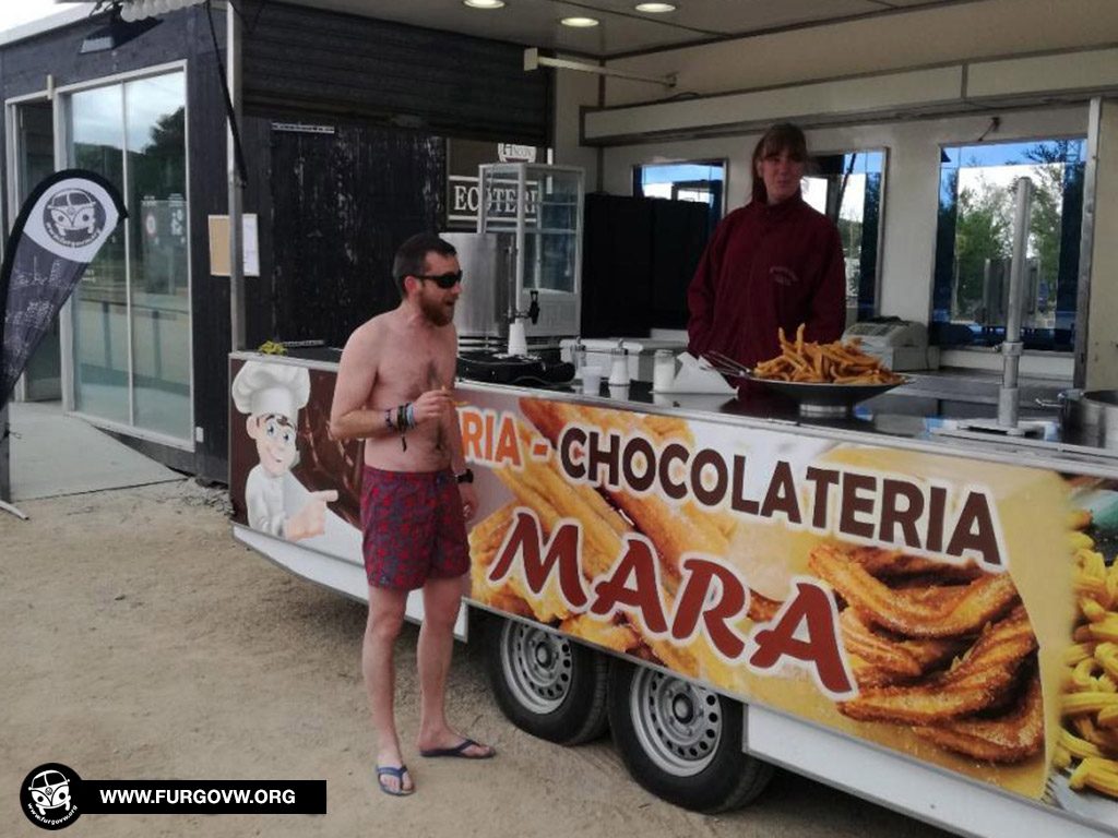 CHOCOLATADA CON CHURROS FURGOVW